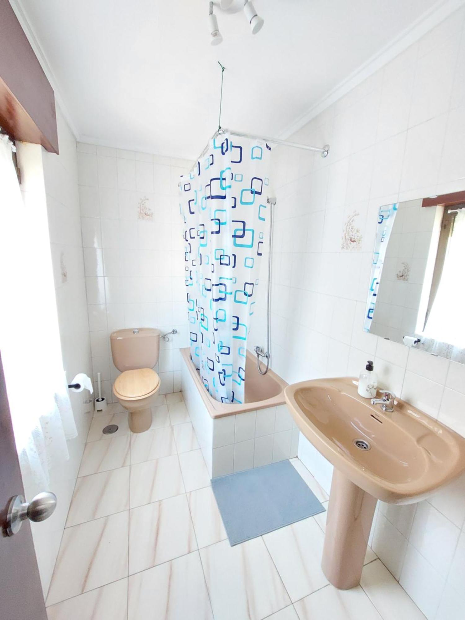 Double Room with Private Bathroom,1662460121:JPEG